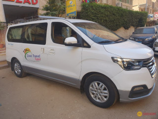 تأجير Hyundai H1 - تجربة نقل مريحة وفاخرة لك ولأحبائك