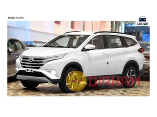 استأجر تويوتا راش الآن - SUV عائلية تجمع بين الراحة والعملية!